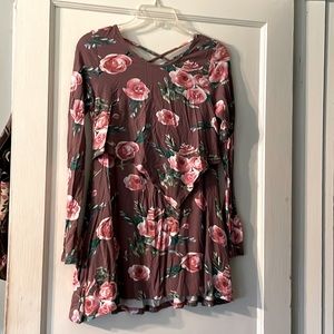 Latched Mama Cross Back Nursing Tunic - Small / Boysenberry Floral